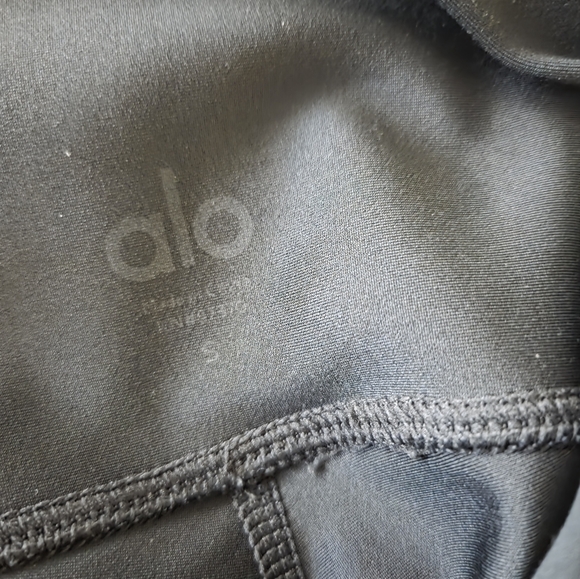 Alo Yoga Airlift High-Waisted Leggings - Picture 6 of 7